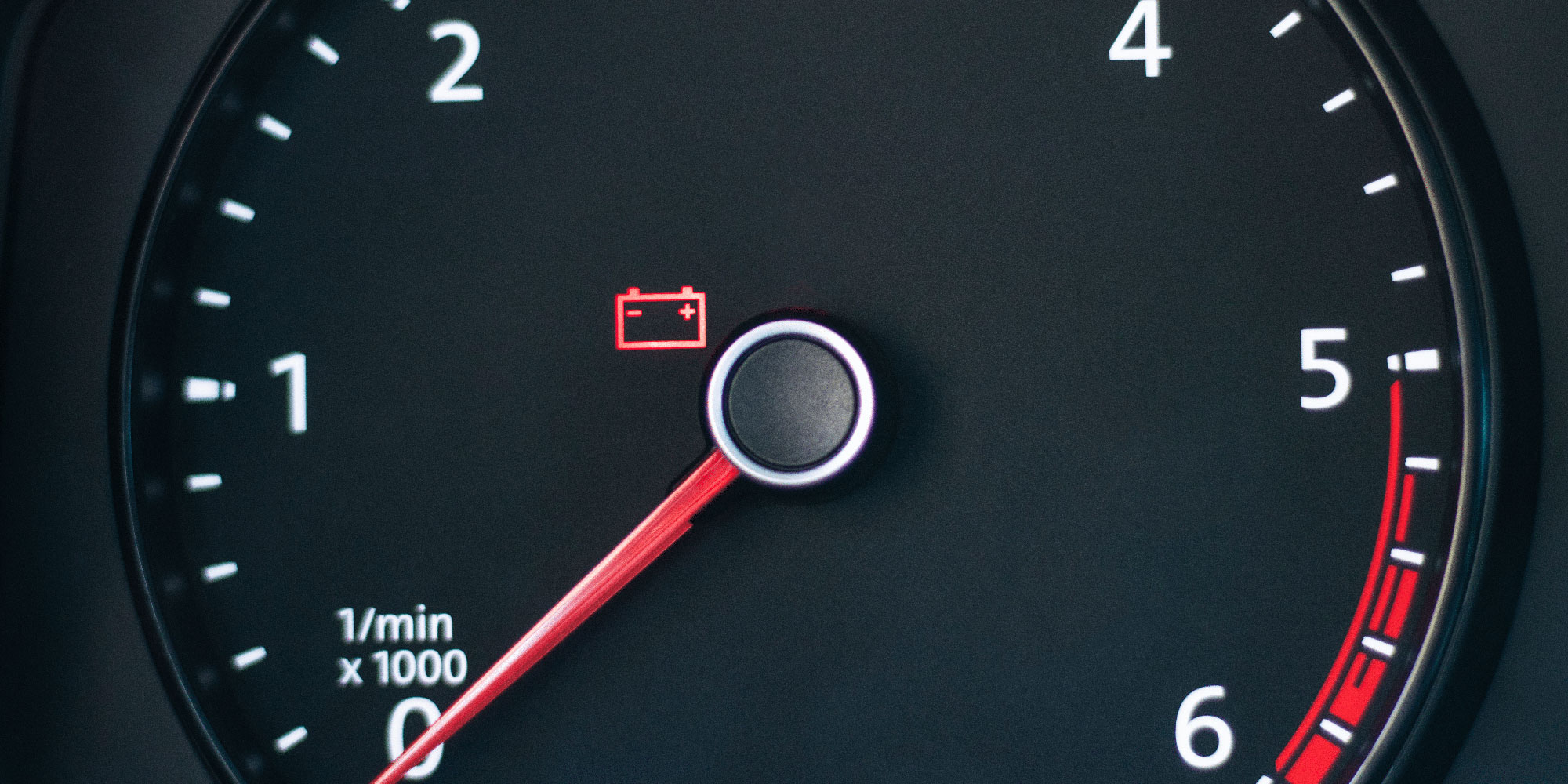 車のバッテリーに関わるマーク（警告灯・表示灯）の点灯の意味と対処法